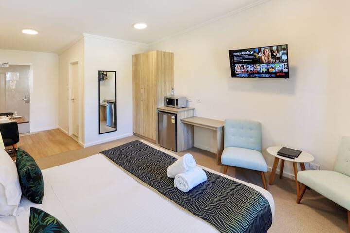 Room 3 of 7