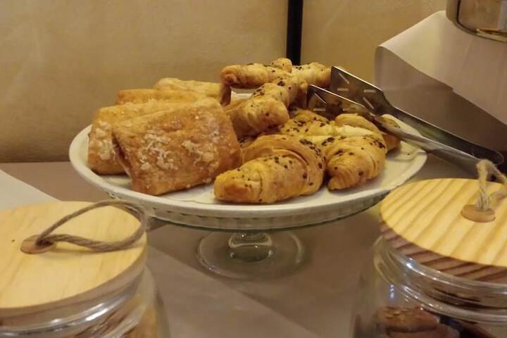 Breakfast/Coffee Service 11 of 14