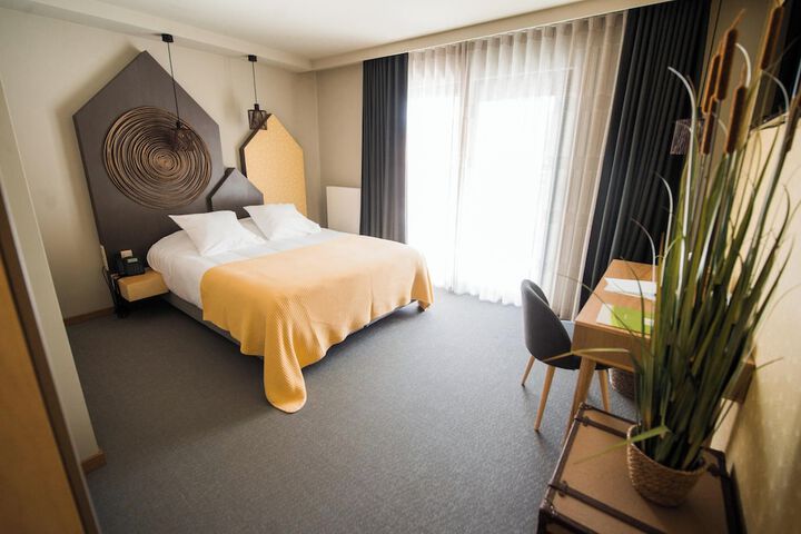 Room 6 of 24