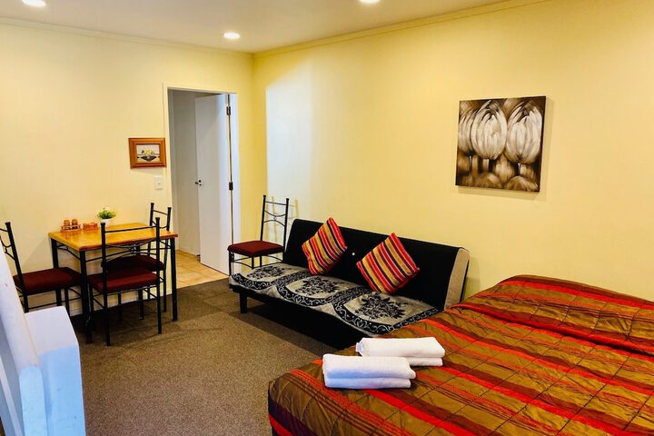 Room 16 of 28