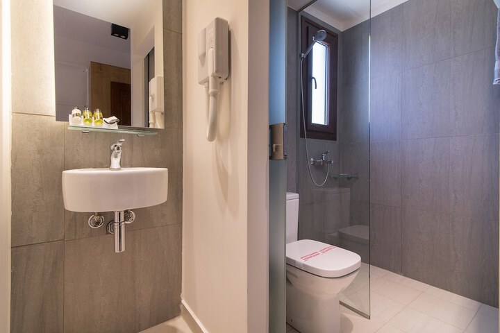 Room 47 of 75