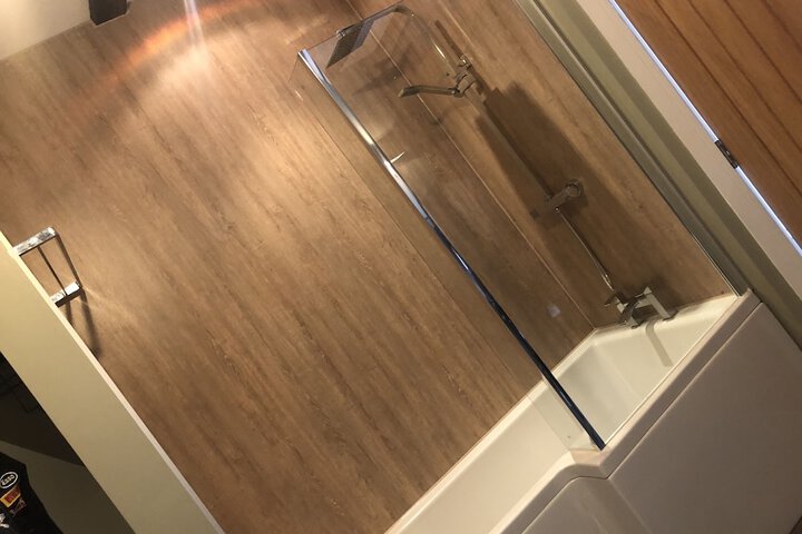 Room 11 of 11