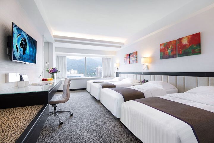 Room 20 of 106