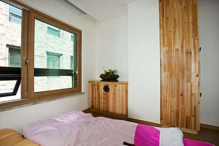 Room 13 of 35