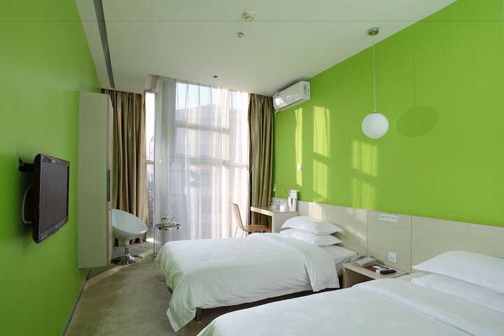 Room 5 of 56