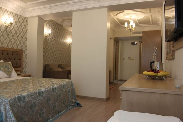 Room 3 of 67