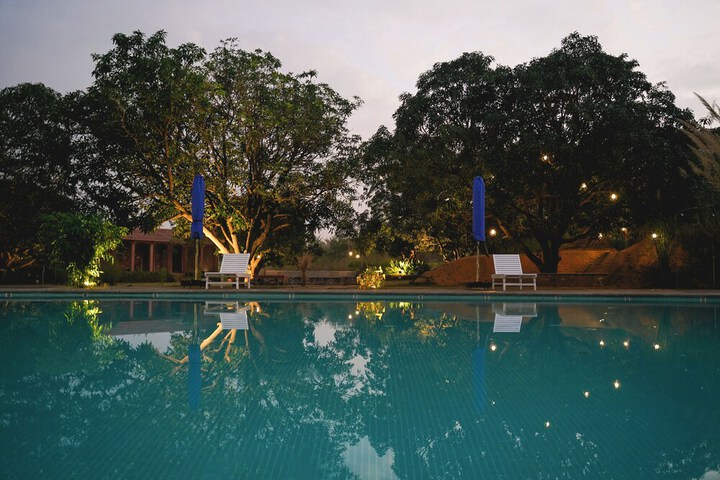 Pool 10 of 16