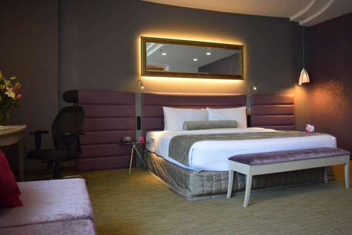 Room 17 of 78