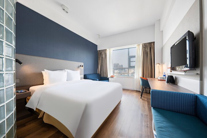 Room 4 of 49