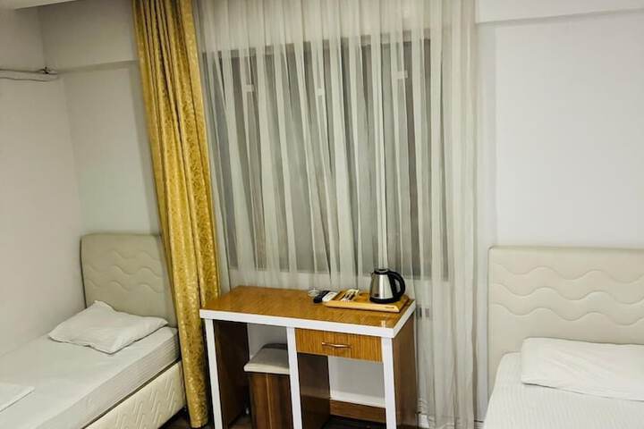 Room 3 of 40