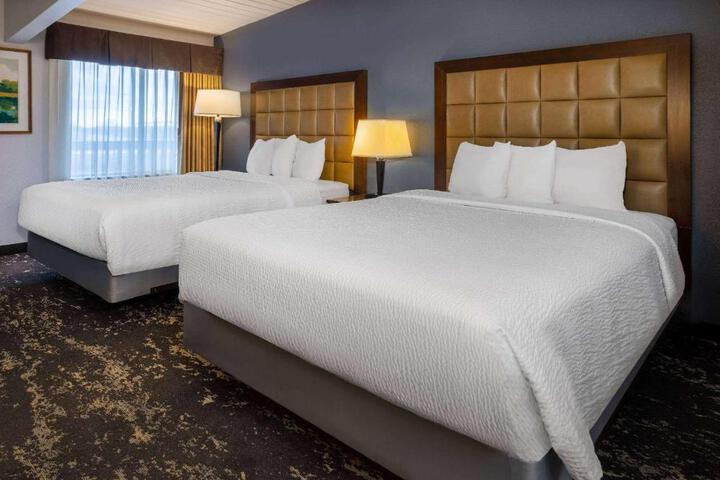 2 Queen Beds (6 of 6)