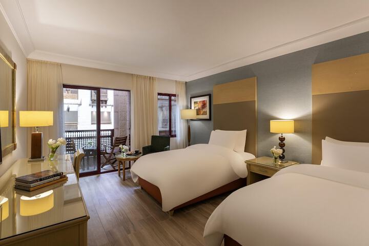 Room 55 of 195