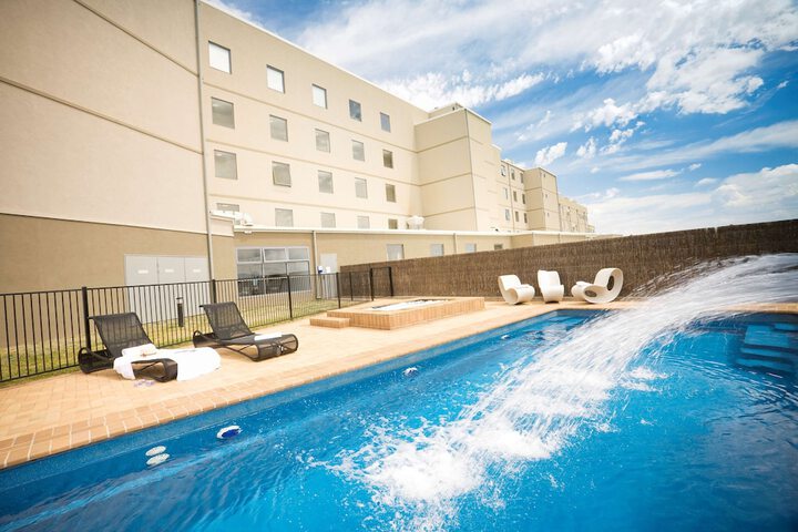 Pool Hotel