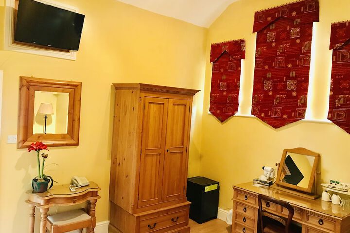 Room 17 of 39