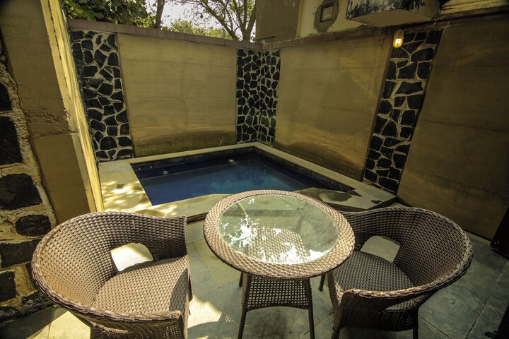 Pool 30 of 66