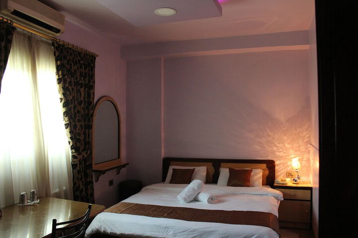 Room 19 of 44