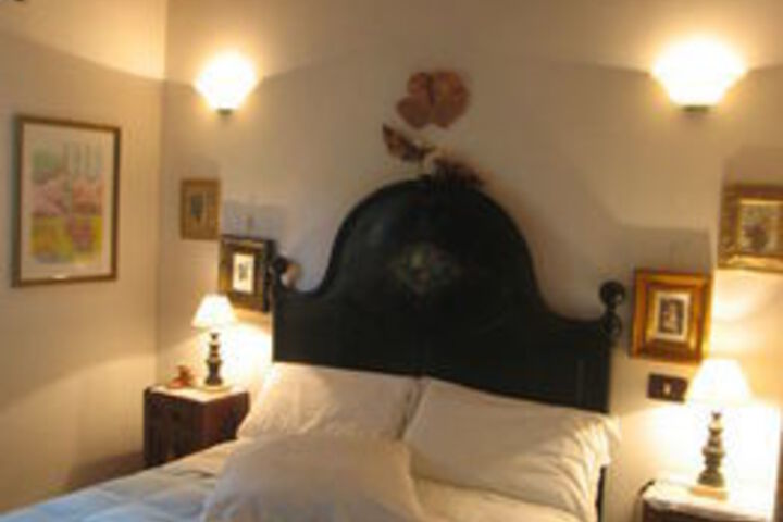 Room 5 of 17