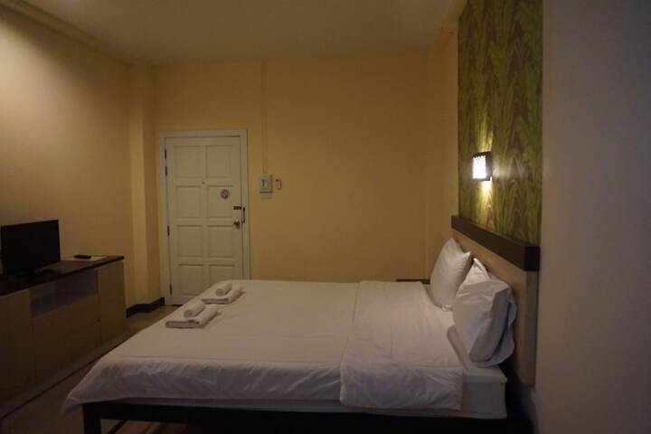 Room 7 of 24