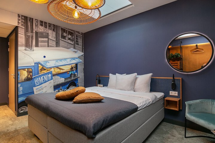 Room 30 of 110