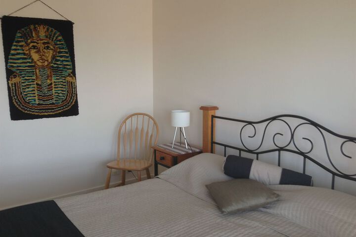 Room 6 of 38