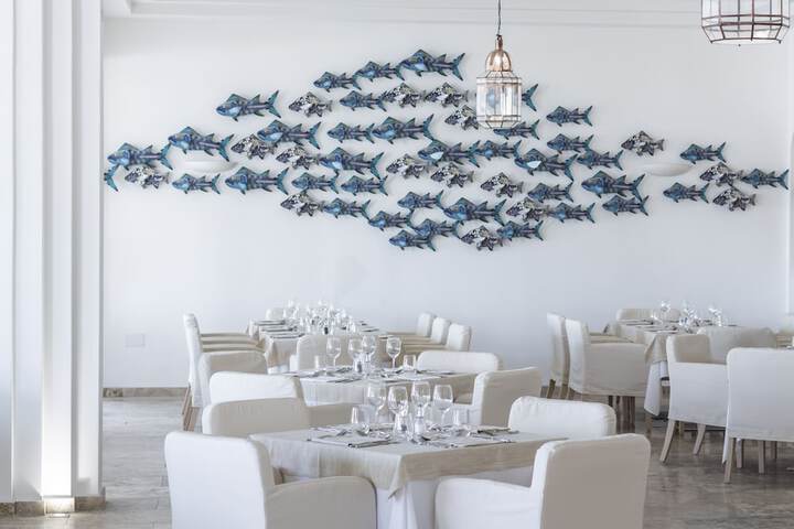 Dining 80 of 103