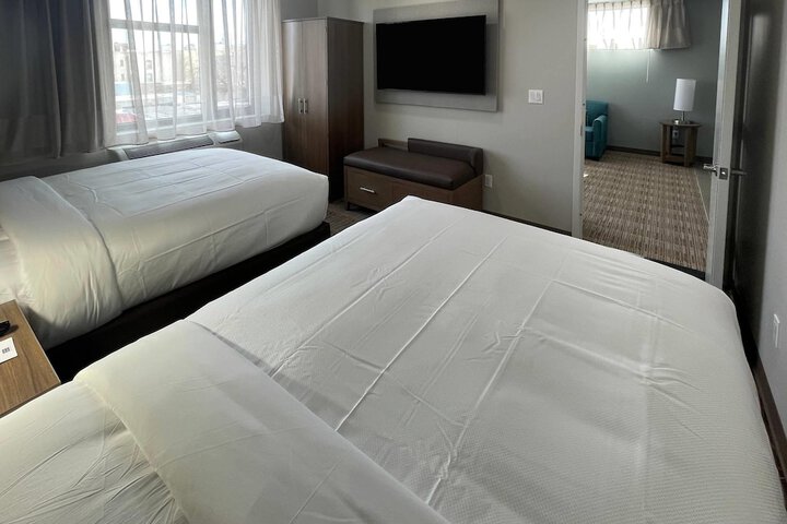 Room 5 of 28