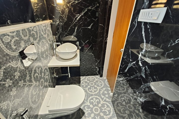 Room 46 of 60