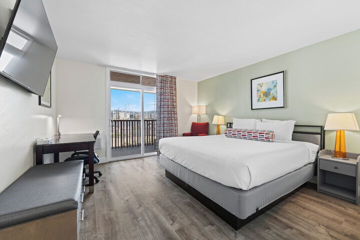 Room 18 of 48