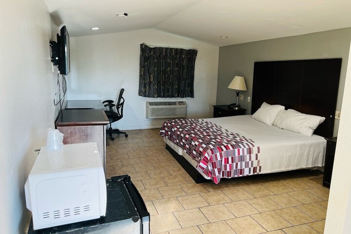 Room 3 of 17