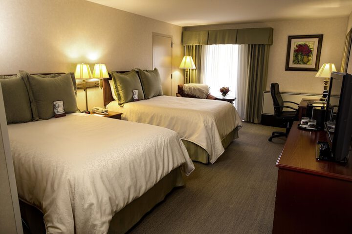 2 Double Beds (8 of 16)