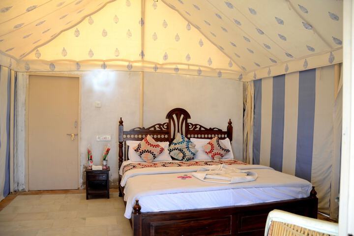 Room 33 of 59