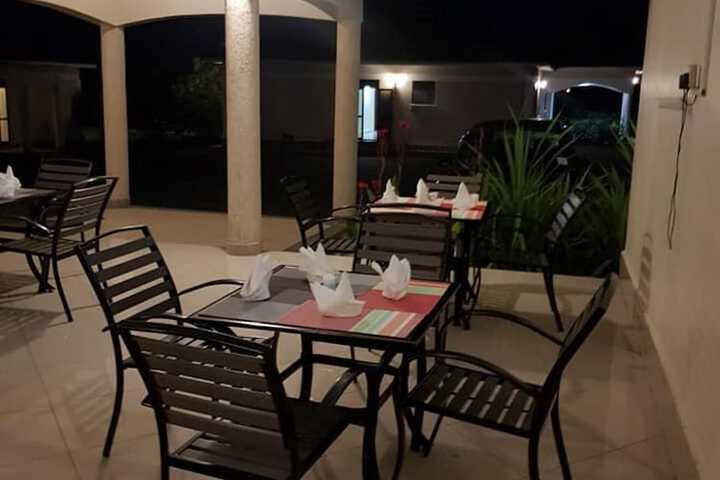 Dining 23 of 44