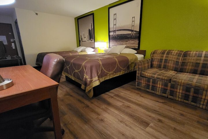1 Queen Bed Mobility Accessible (9 of 14)