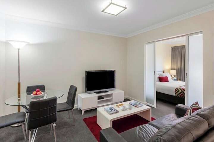 Room 17 of 27