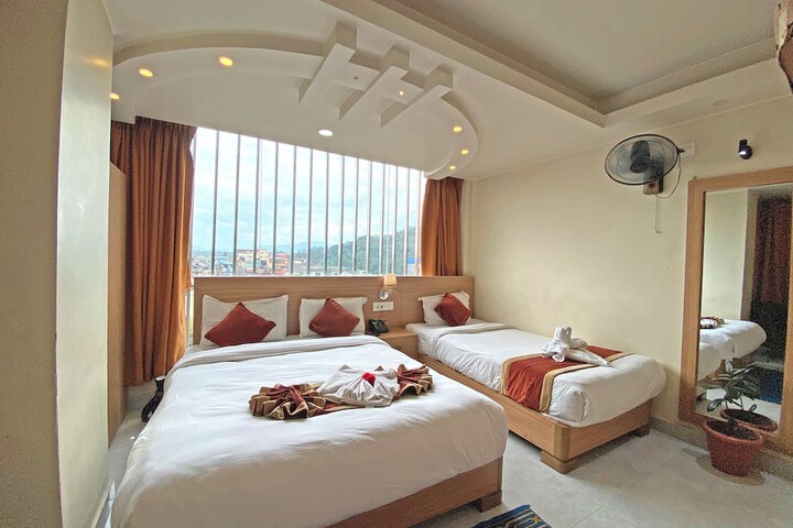Room 52 of 119
