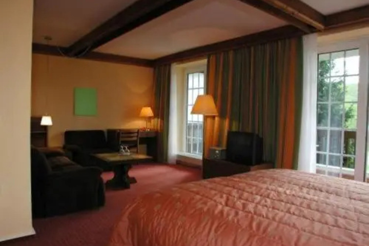 Room 2 of 14