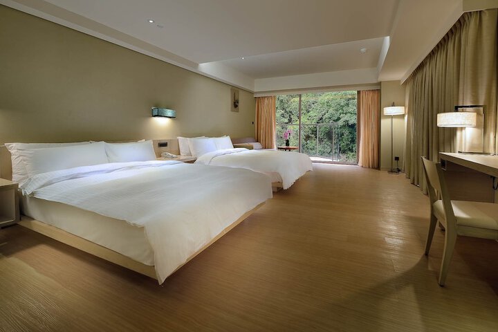 Room 28 of 100