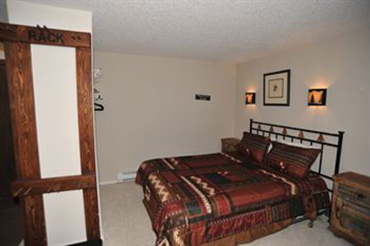 Room 34 of 106