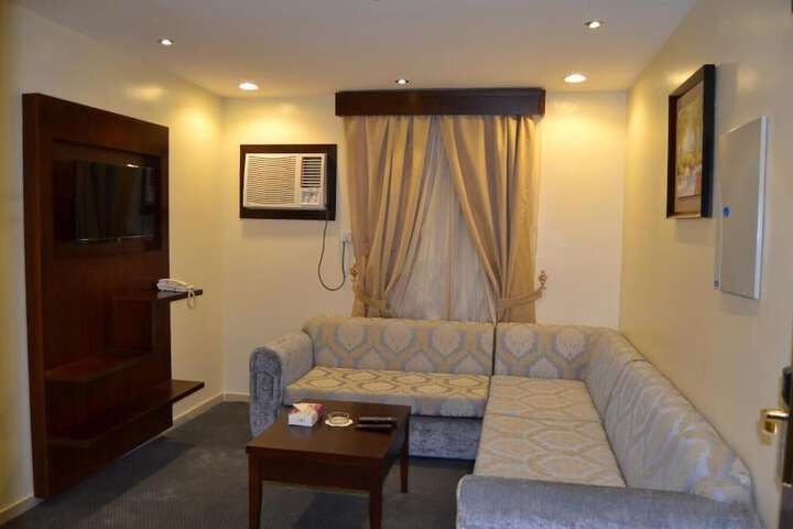 Room 35 of 80