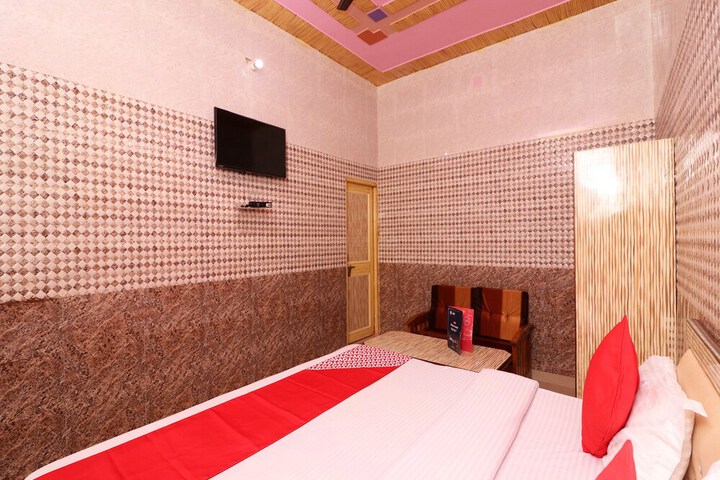 Room 8 of 28