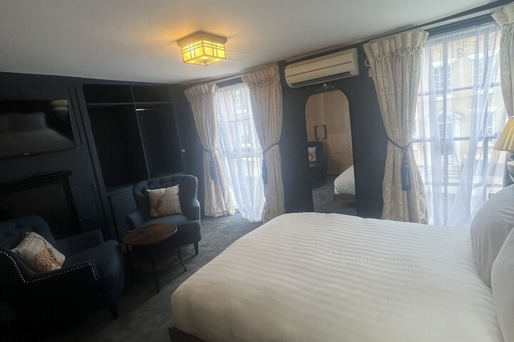 Room 12 of 36