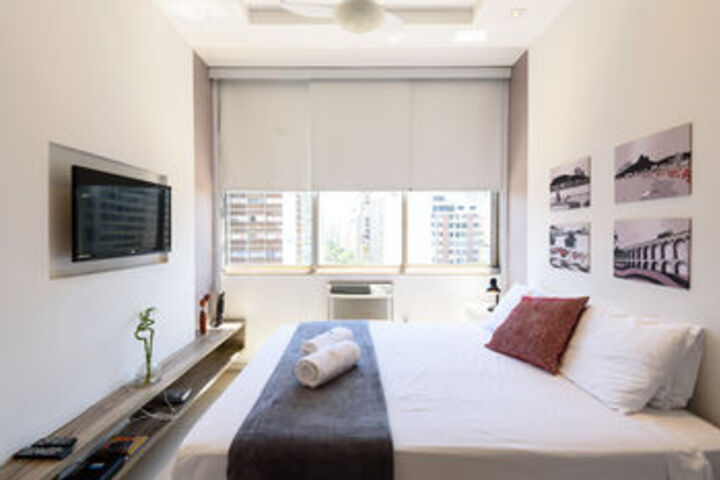 Room 16 of 38