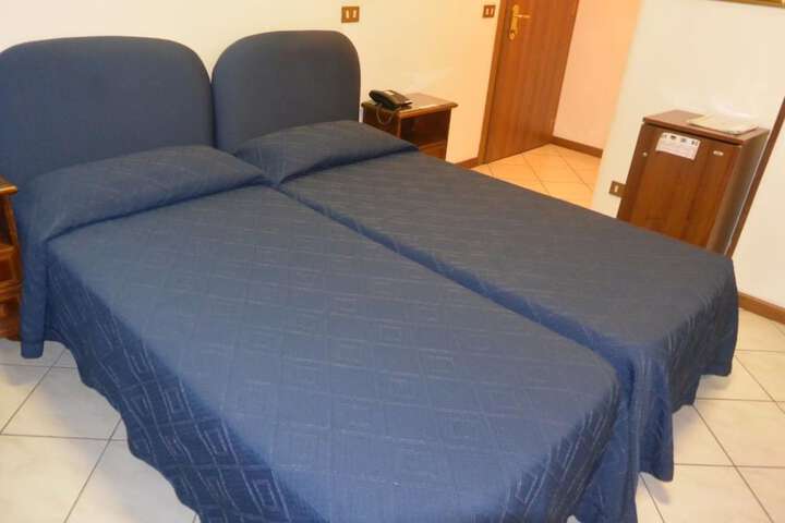 Room 10 of 52