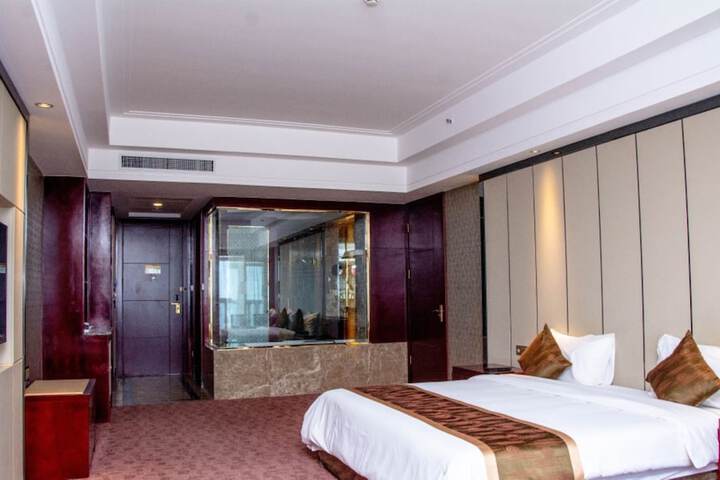 Room 13 of 46