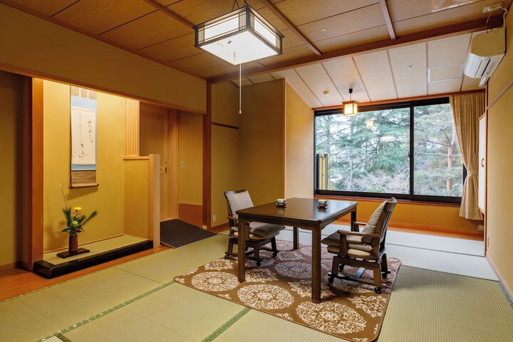 Room 8 of 47