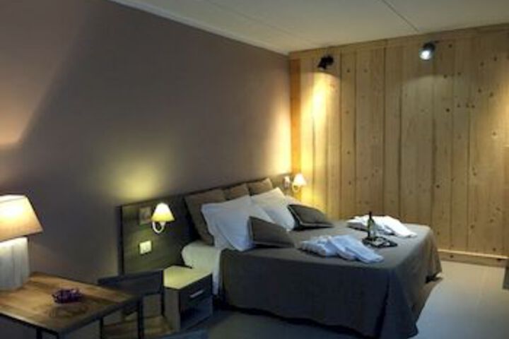 Room 25 of 40