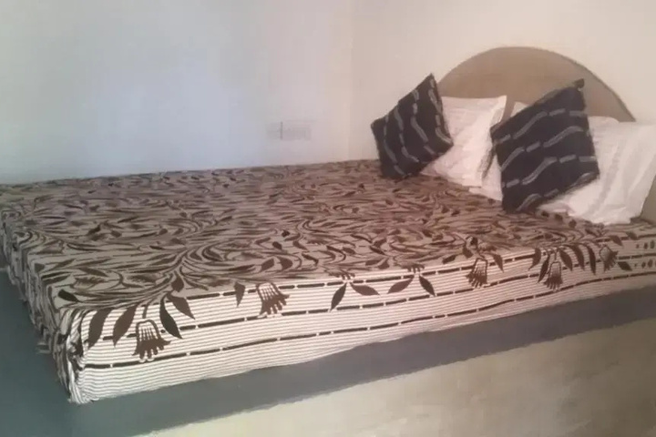 Room 3 of 8