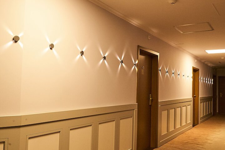 Ballroom/Hall 27 of 44