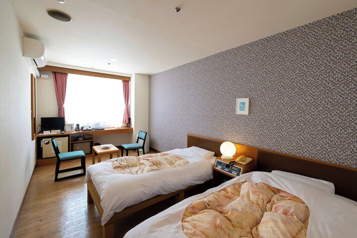 Room 8 of 22