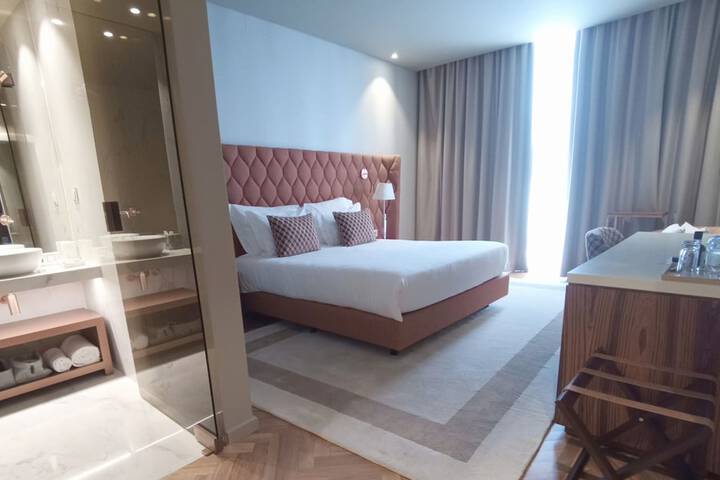 Room 32 of 152